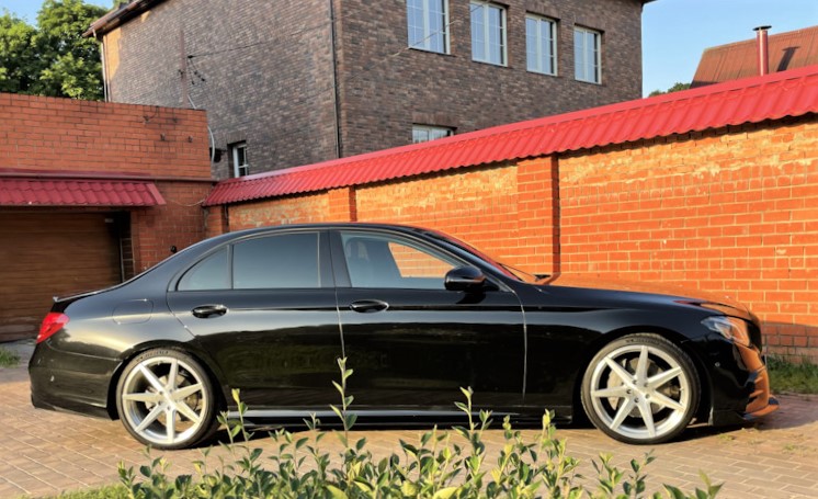 15-H-R-28740-7-пружины-с-занижением-MERCEDES-BENZ-W213-4WD-H&R-28740-6.jpg