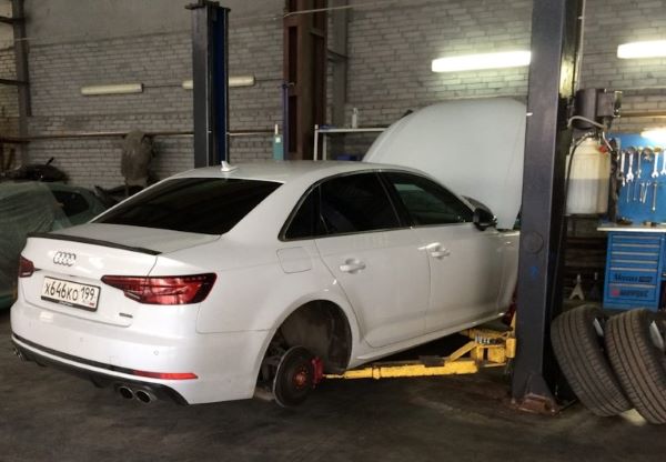 3 H&R-HR-28757-1-HR-33756-2AUDI-A4-B9.jpg