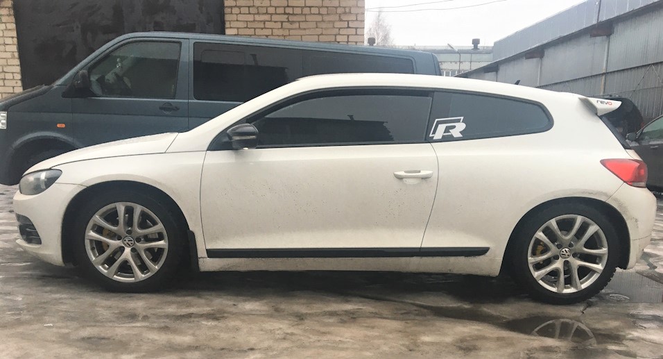 8-HR-29013-1-VW-Scirocco-пружины-с-занижением-H&R-29013-2.jpg