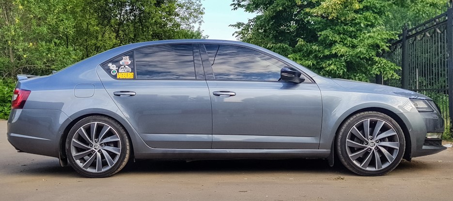 5 H&R-HR-H-R-28833-2-HR-28833-1-SKODA-OCTAVIA-A7.jpg
