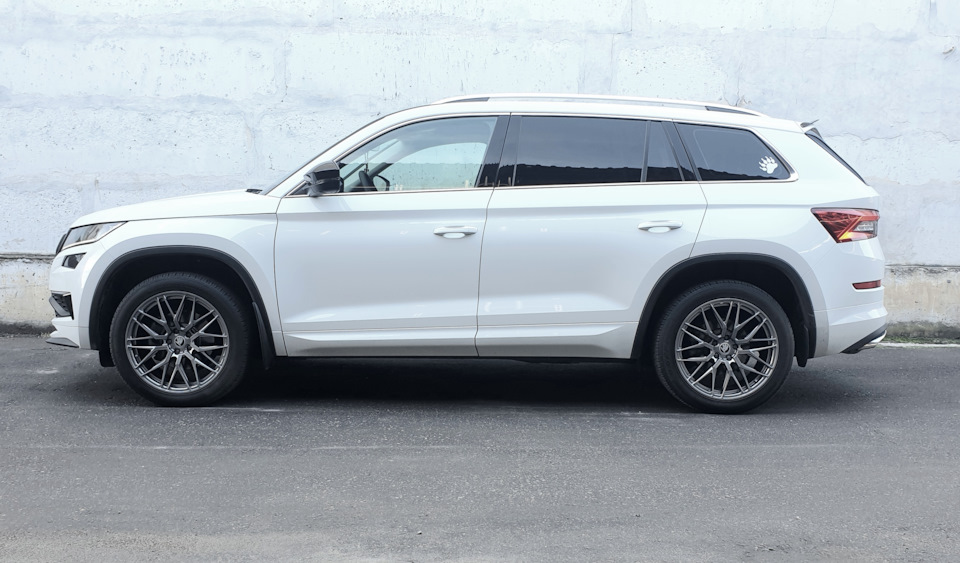 20 Skoda Kodiaq H&R 28755-3.jpg