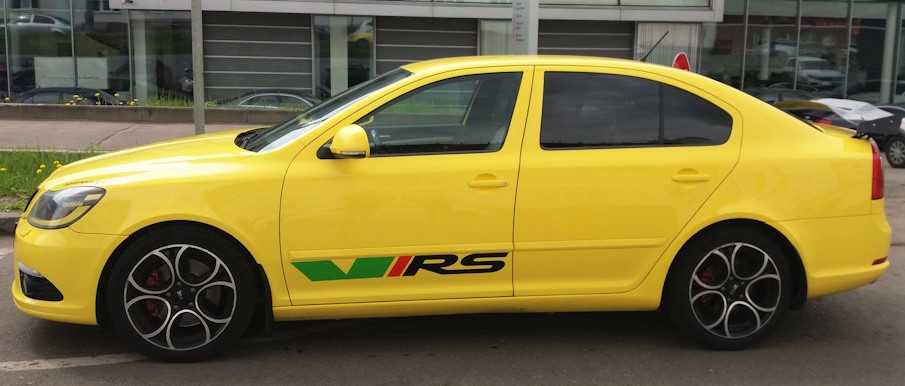 22 H&R-HR-29261-2-H-R-29260-1-HR-SKODA-OCTAVIA-RS.jpg