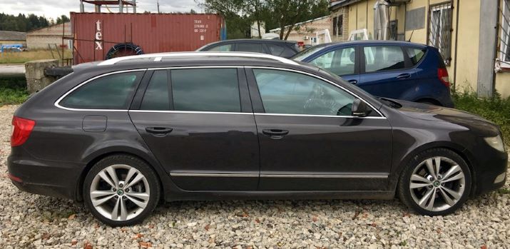 3 H&R-HR-29162-4-HR-SKODA-SUPERB.jpg