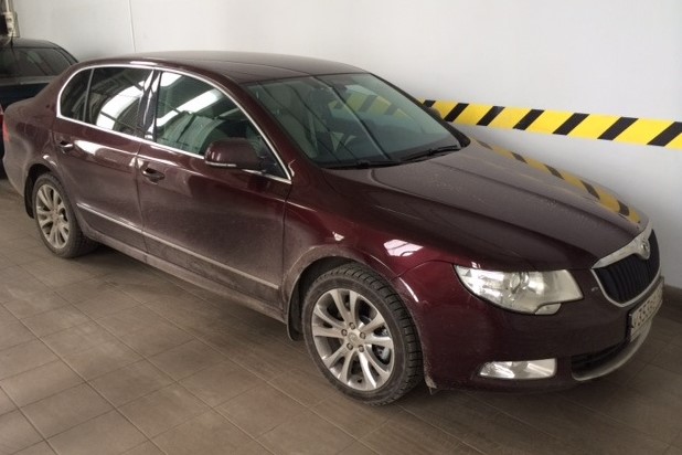 7 H&R-HR-29162-1-HR-29162-2-SKODA-SUPERB.jpg