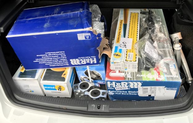 6 H&R-HR-28948-1-HR-33220-1-VW-GOLF-6R.jpg