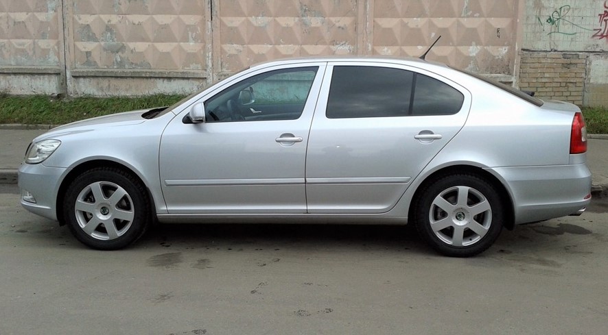 5 H&R-HR-29261-1-H&R-29261-2-HR-SKODA-OCTAVIA-A5.jpg