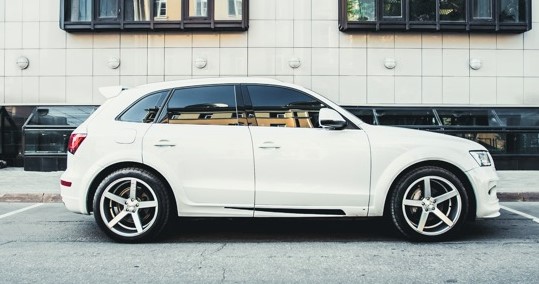 9-H&R-29001-1-ПРУЖИНЫ-С-ЗАНИЖЕНИЕМ-29001-2-HR-AUDI-Q5-8R.jpg