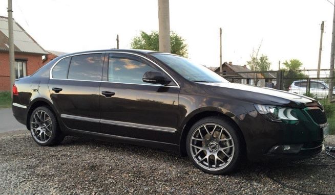 12 H&R-HR-29162-1-HR-29162-2-SKODA-SUPERB.jpg 12 H&R-HR-29162-1-HR-29162-2-SKODA-SUPERB.jpg